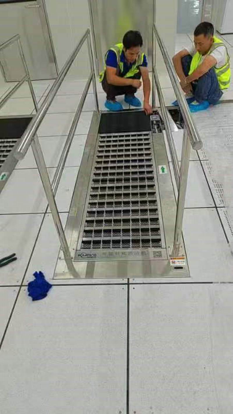一站式智能鞋底清洁入口