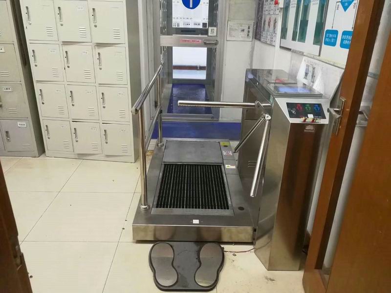 一站式智能鞋底清洁入口