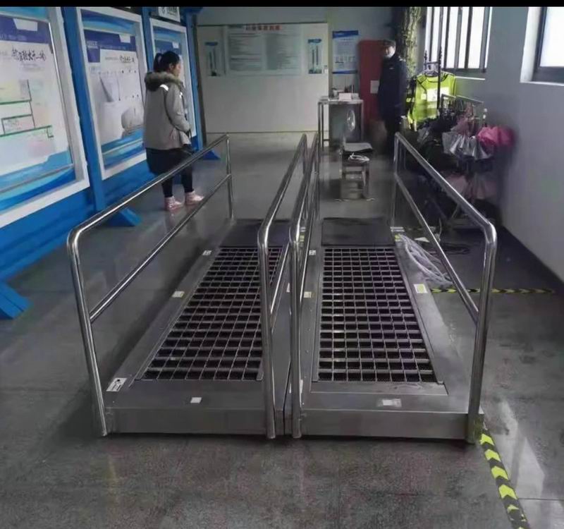 一站式智能鞋底清洁入口